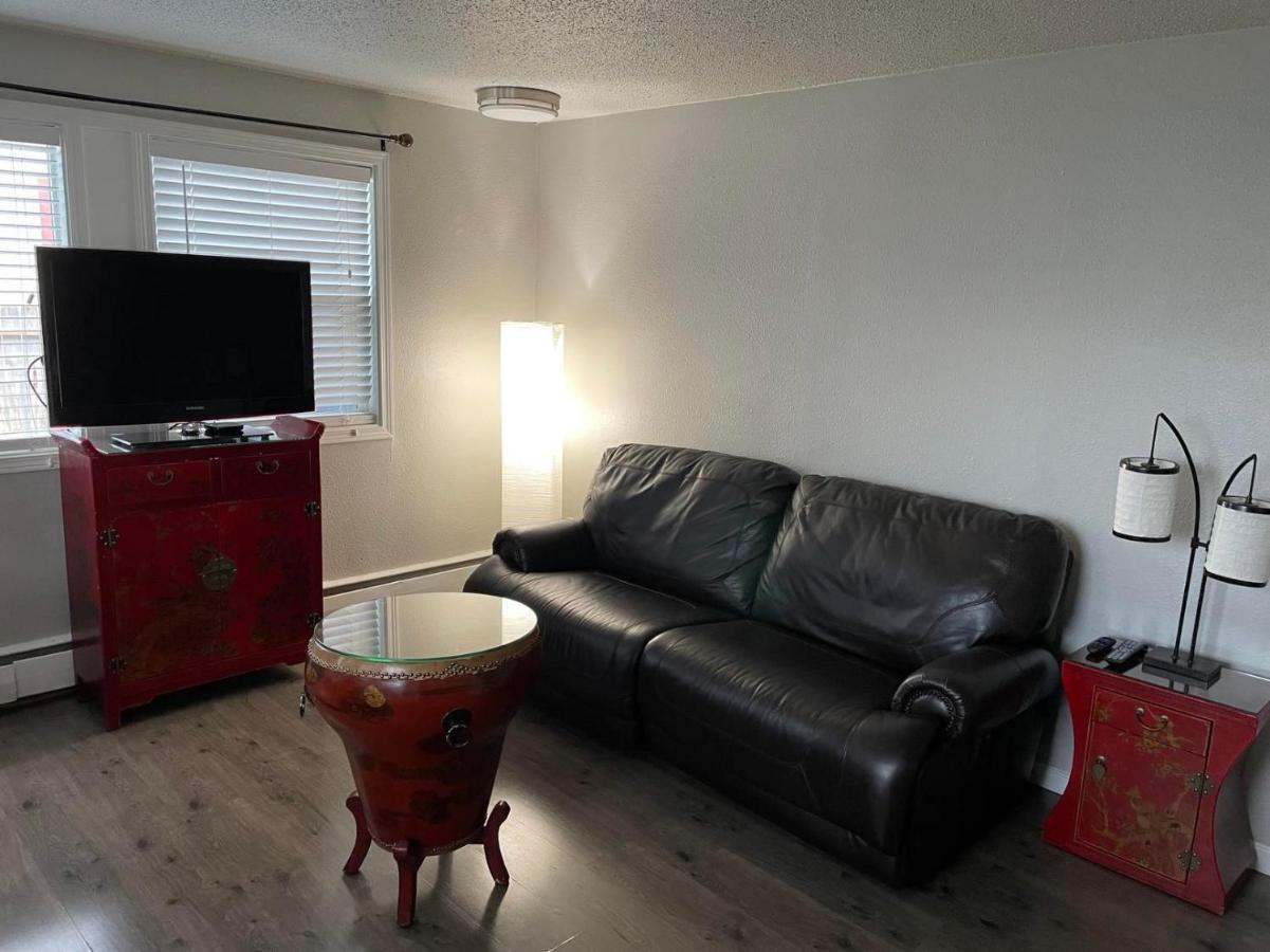 Nightshade Bnb Anchorage Exterior foto